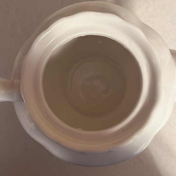 Graces teaware white teapot like new - Picture 2 of 3